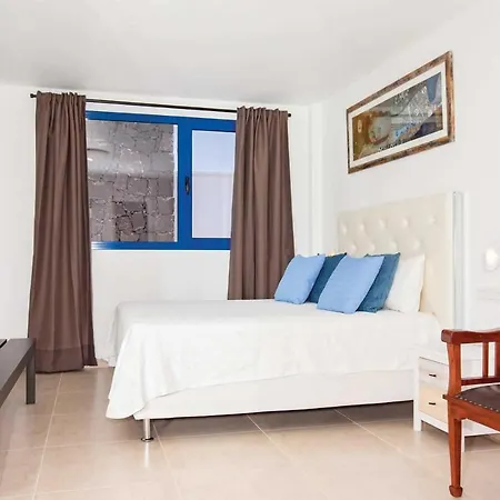 Playa Blanca Sleeps 6 Air Con Wifi فيلة بلايا بلانكا
