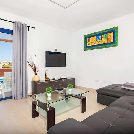 Playa Blanca Sleeps 6 Air Con Wifi فيلة