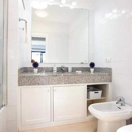 فيلة Playa Blanca Sleeps 6 Air Con Wifi